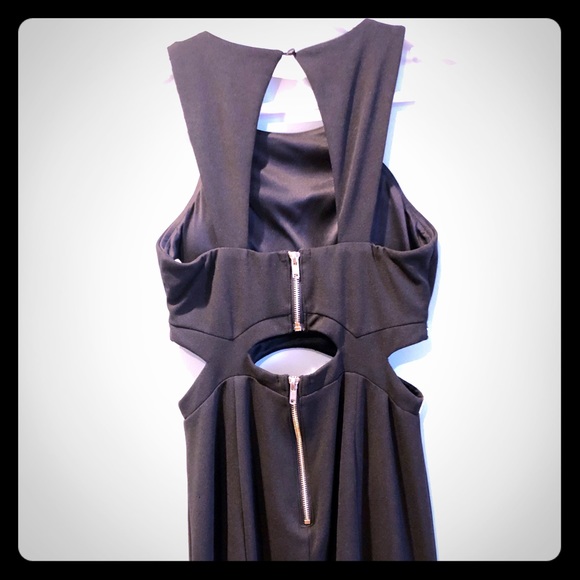 Beautiful Cutout Formal Gown - Picture 3 of 8